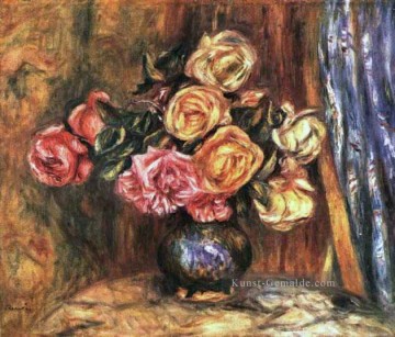  blau Kunst - Rosen vor einem blauen Vorhang Blume Pierre Auguste Renoir